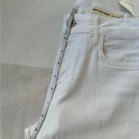 Pilcro & the Letterpress High Rise White Jeans 25 - Picture 6 of 10